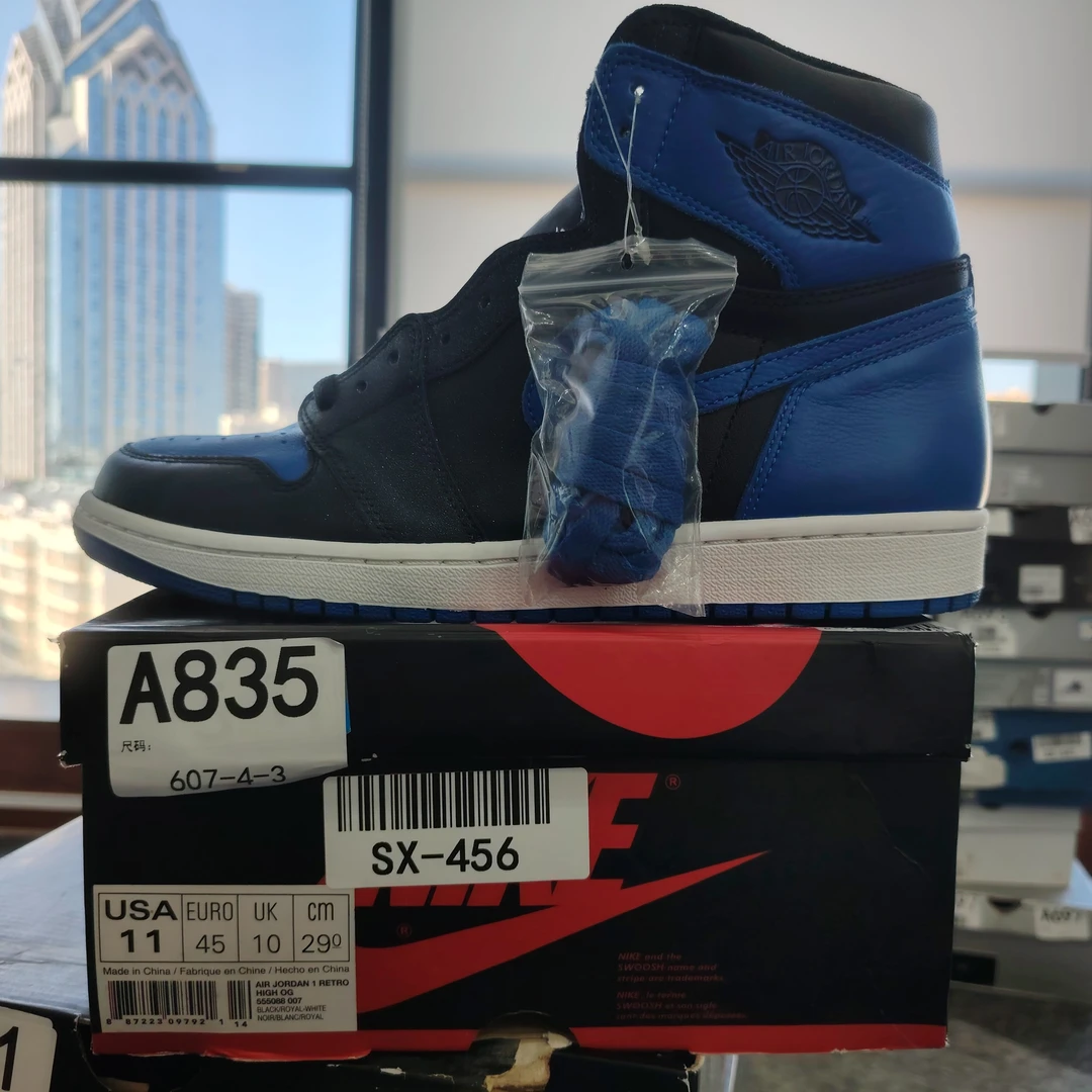 Nike aj1黑蓝高帮 45码 全新原盒 12月14 sun A835