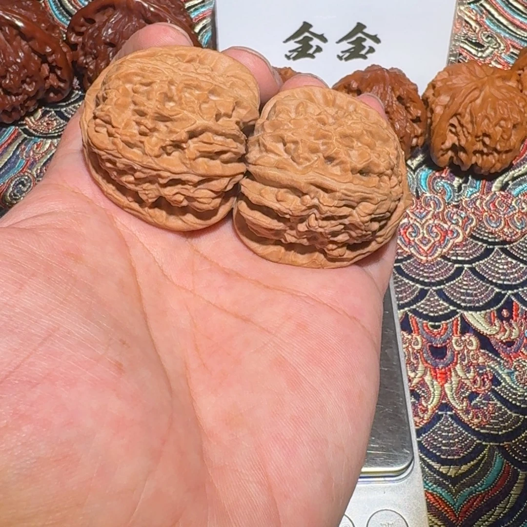 把件核桃826白狮子，尺寸41.5