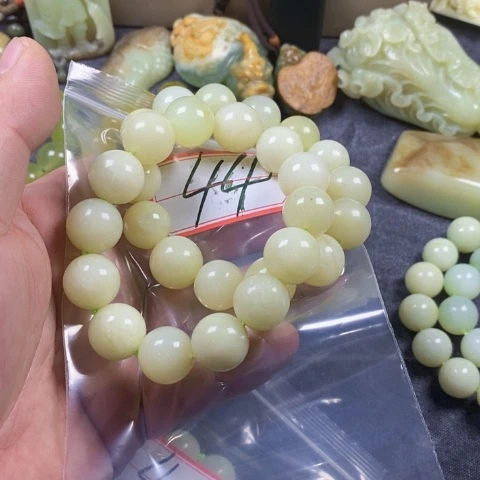 未镶嵌蛇纹石玉手链