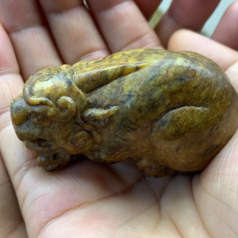 【闪购商品】透闪石质玉未镶嵌把件