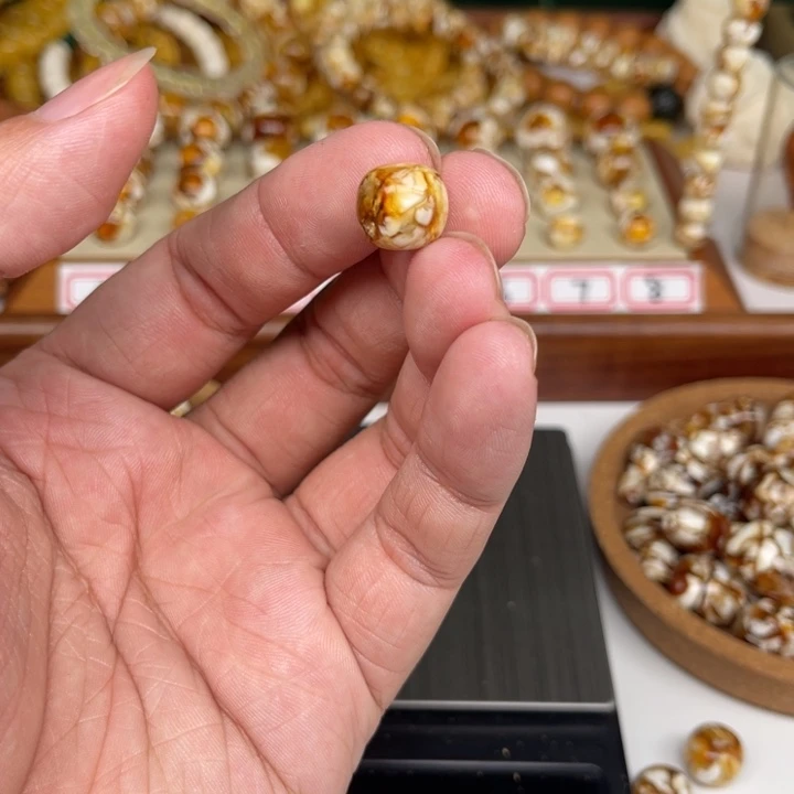 琥珀裸石未镶嵌相****.25号