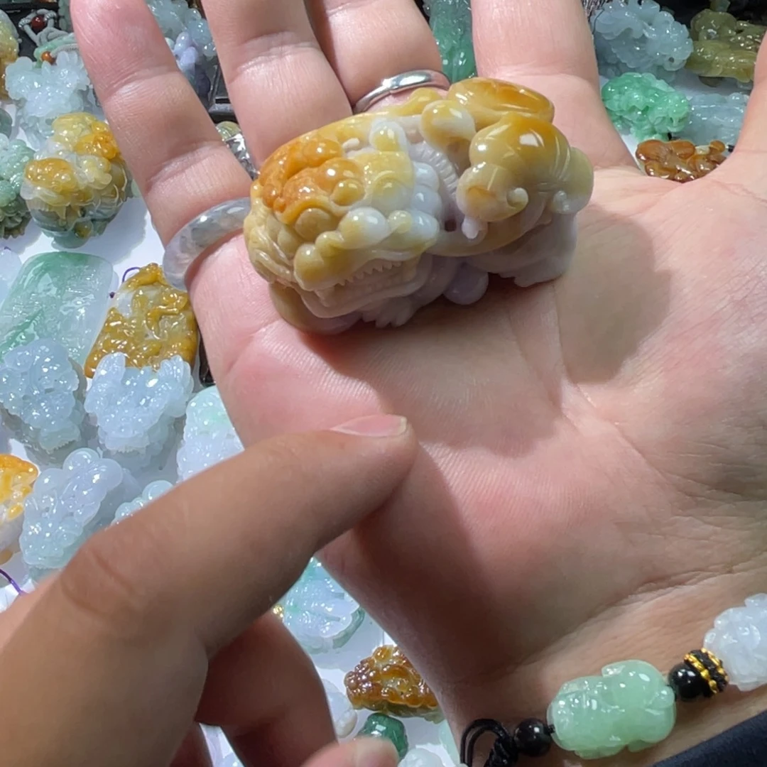 翡翠颈饰未镶嵌天然