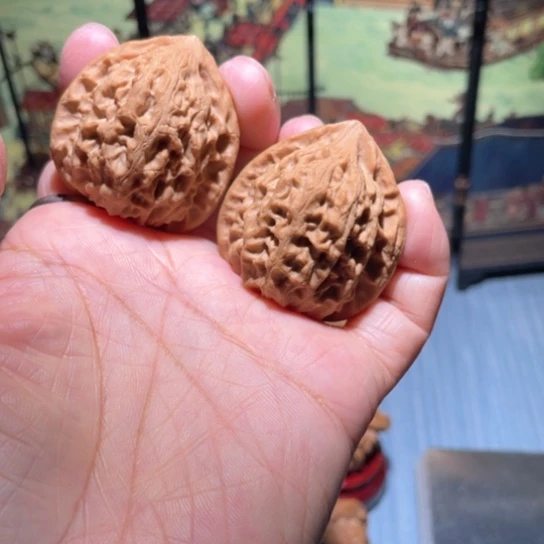 文玩核桃吊坠38金牛