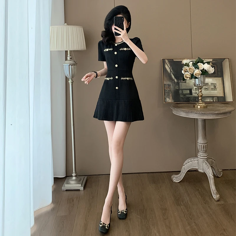 夏季小香风连衣裙女2025年新款气质高级感黑色收腰显瘦法式百褶裙