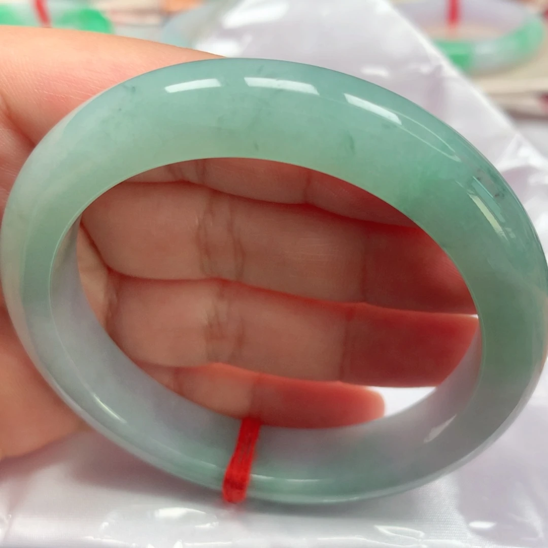 翡翠手镯未镶嵌8冰胶绿飘花渐变