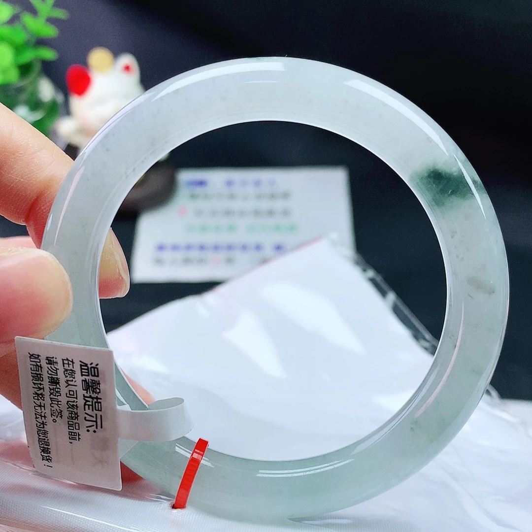 翡翠手镯未镶嵌56+圆