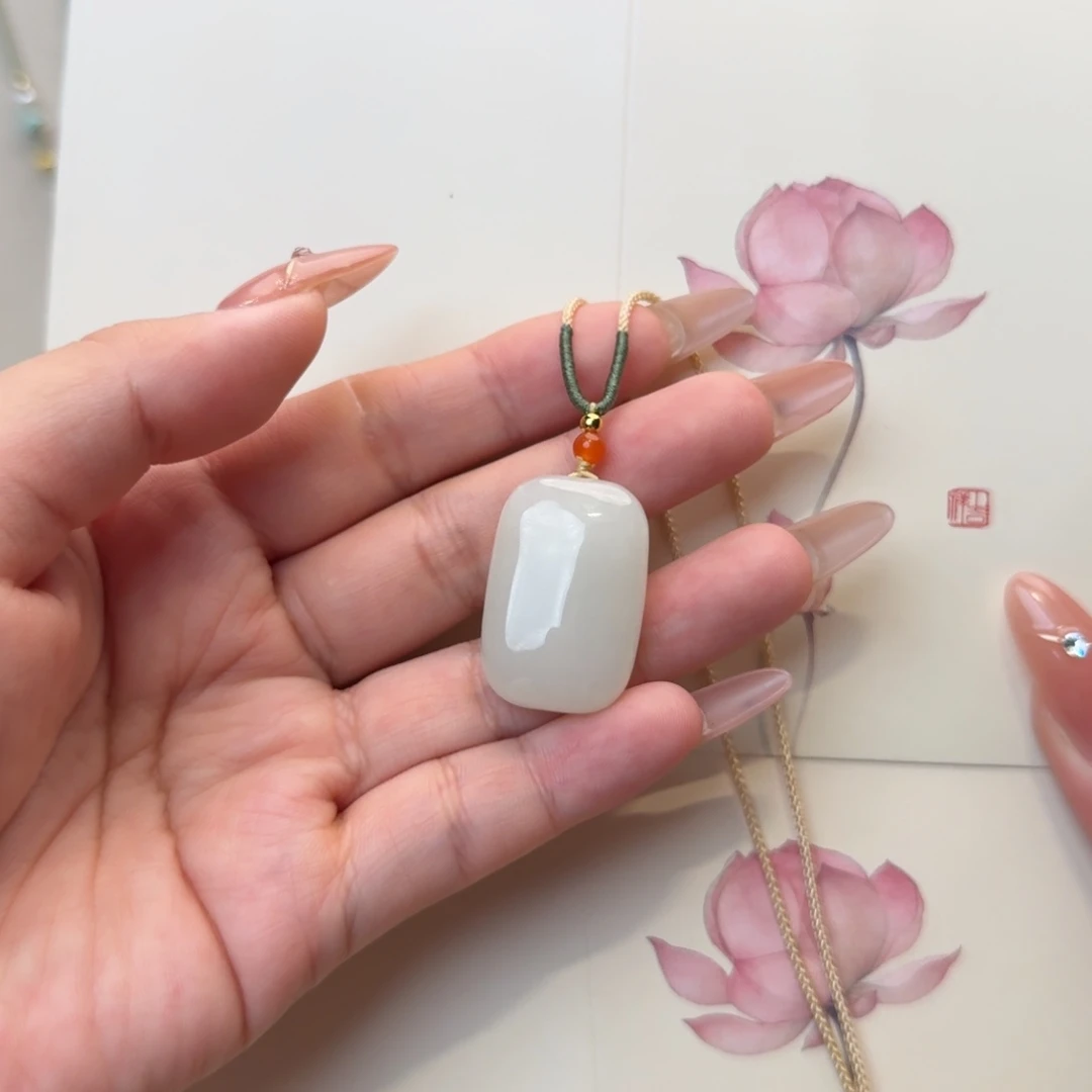 颈饰未镶嵌和田玉