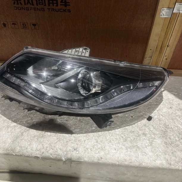 东风风光580大灯总成