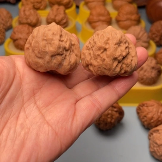 文玩核桃吊坠古蟾精对 38
