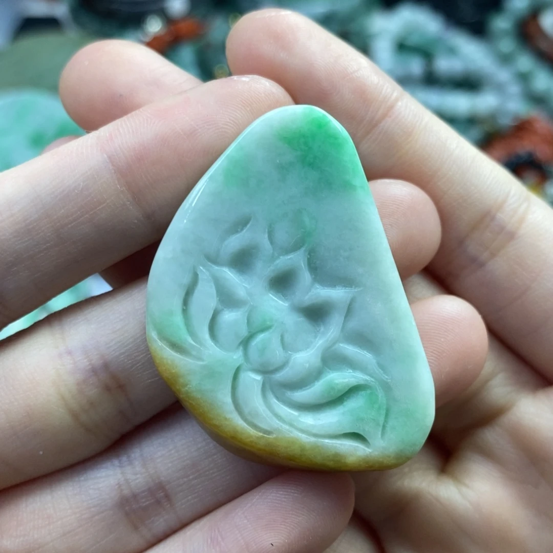 翡翠未镶嵌颈饰吊坠