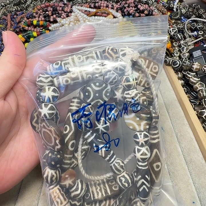 颈饰玻璃荷塘月色