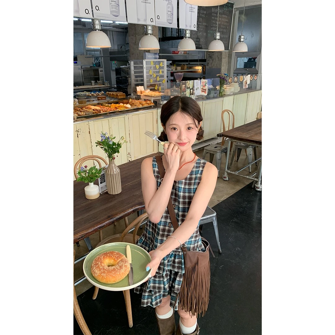 RAINY 格纹复古圆领背心连衣裙夏季女短款圆领复古百褶格子裙子