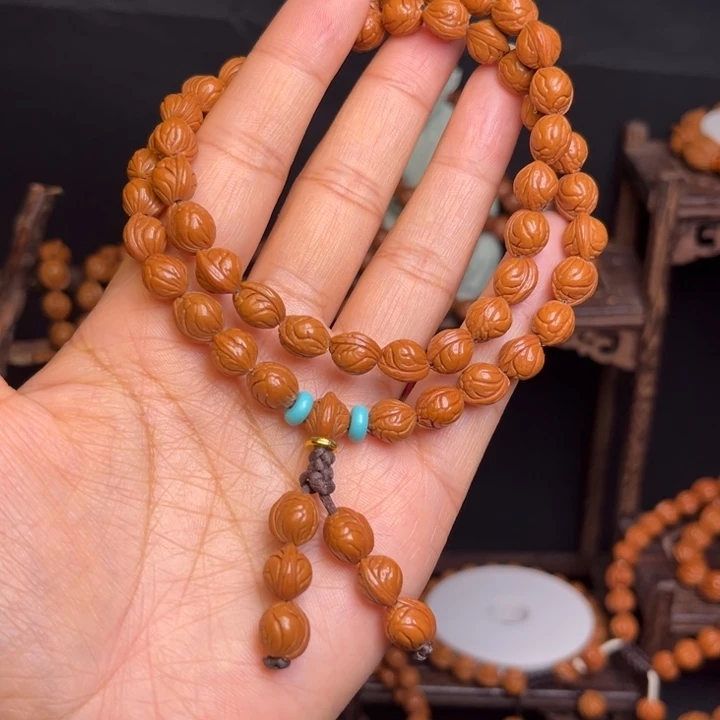 吊坠桃核小龙纹手持