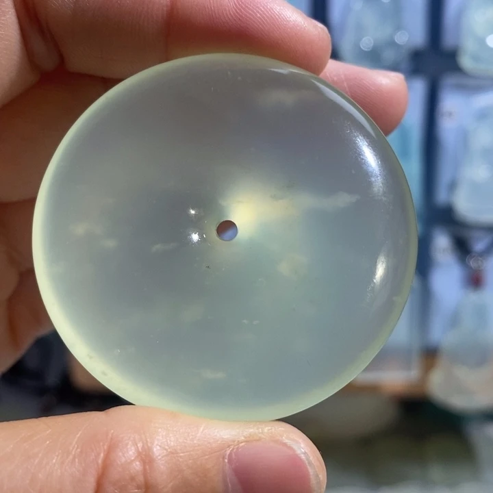 岫玉未镶嵌颈饰吊坠