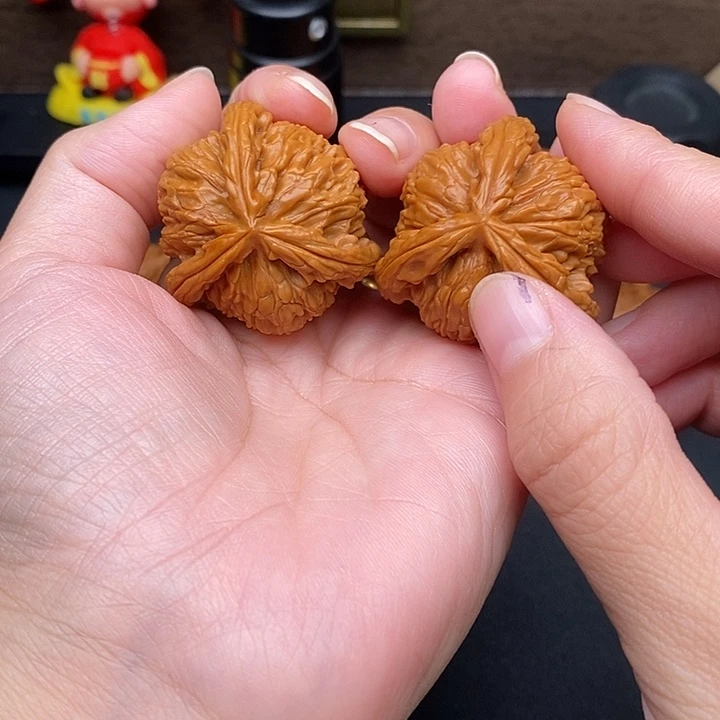 华***号文玩核桃把件白奔