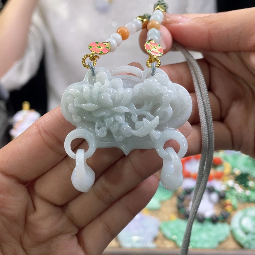 翡翠颈饰未镶嵌代编织