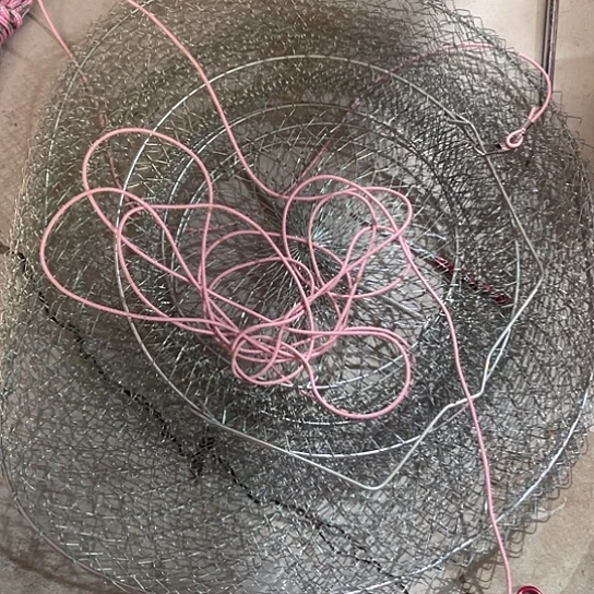 瑕疵铁丝笼一个变形2