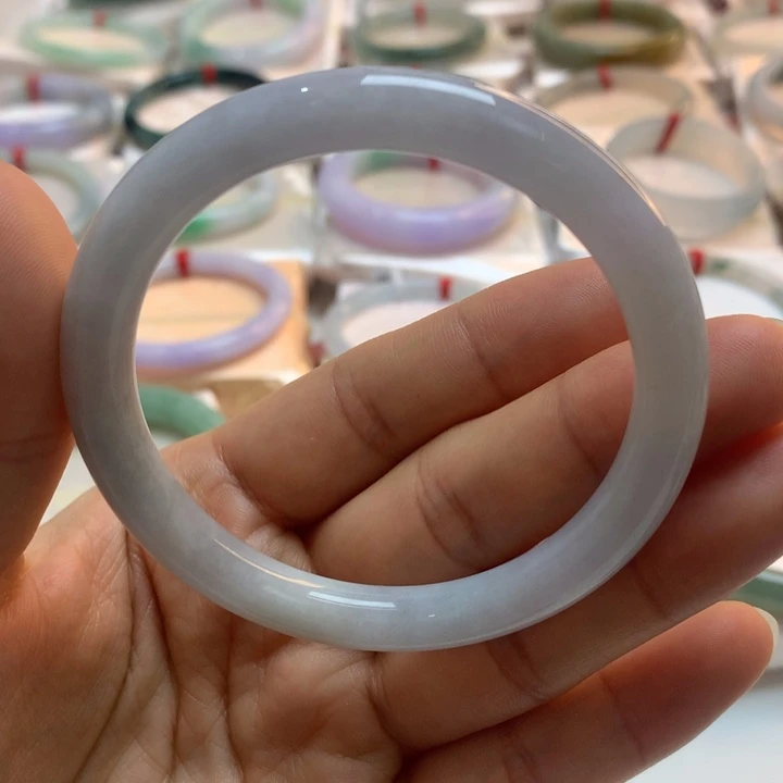 翡翠未镶嵌手镯圆条55