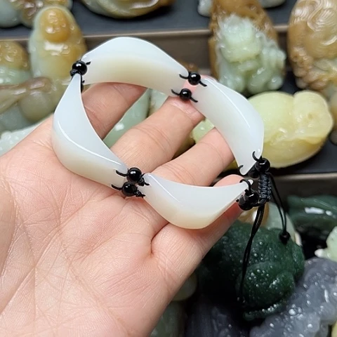 颈饰未镶嵌和田玉?****j