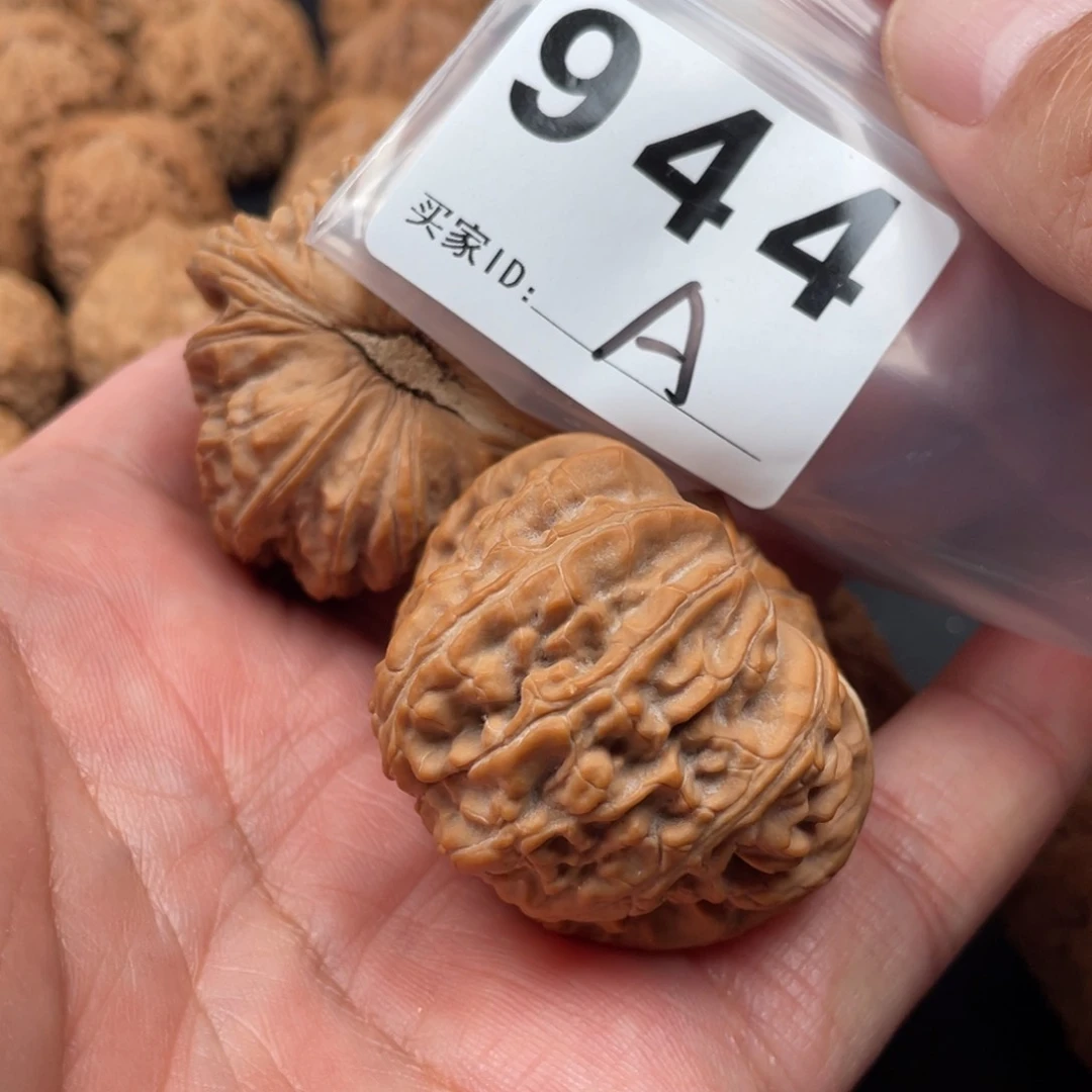 文玩核桃吊坠愤****爸白狮子