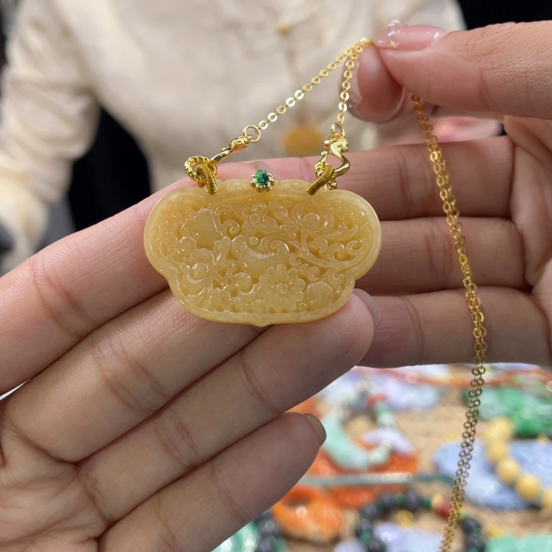 翡翠颈饰未镶嵌代编织