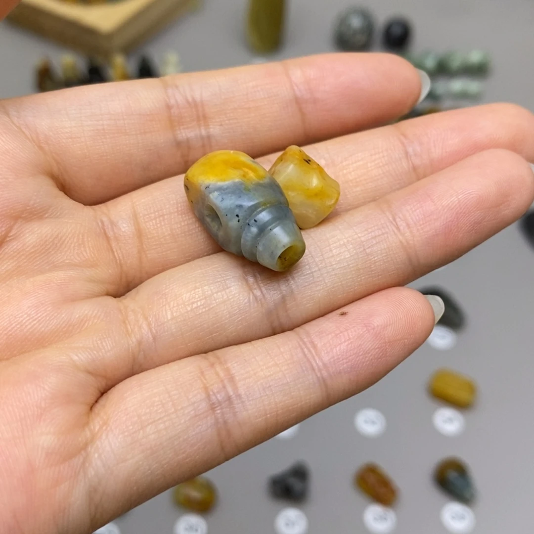 ****星未镶嵌蛇纹石玉配饰