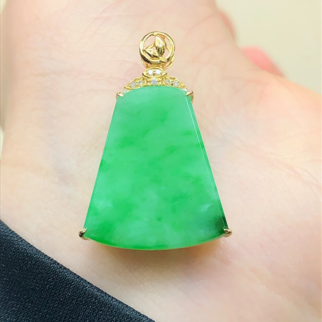 是18k金镶嵌天然a货翡翠玉石高档阳绿梯形平安无事牌方牌子吊坠11