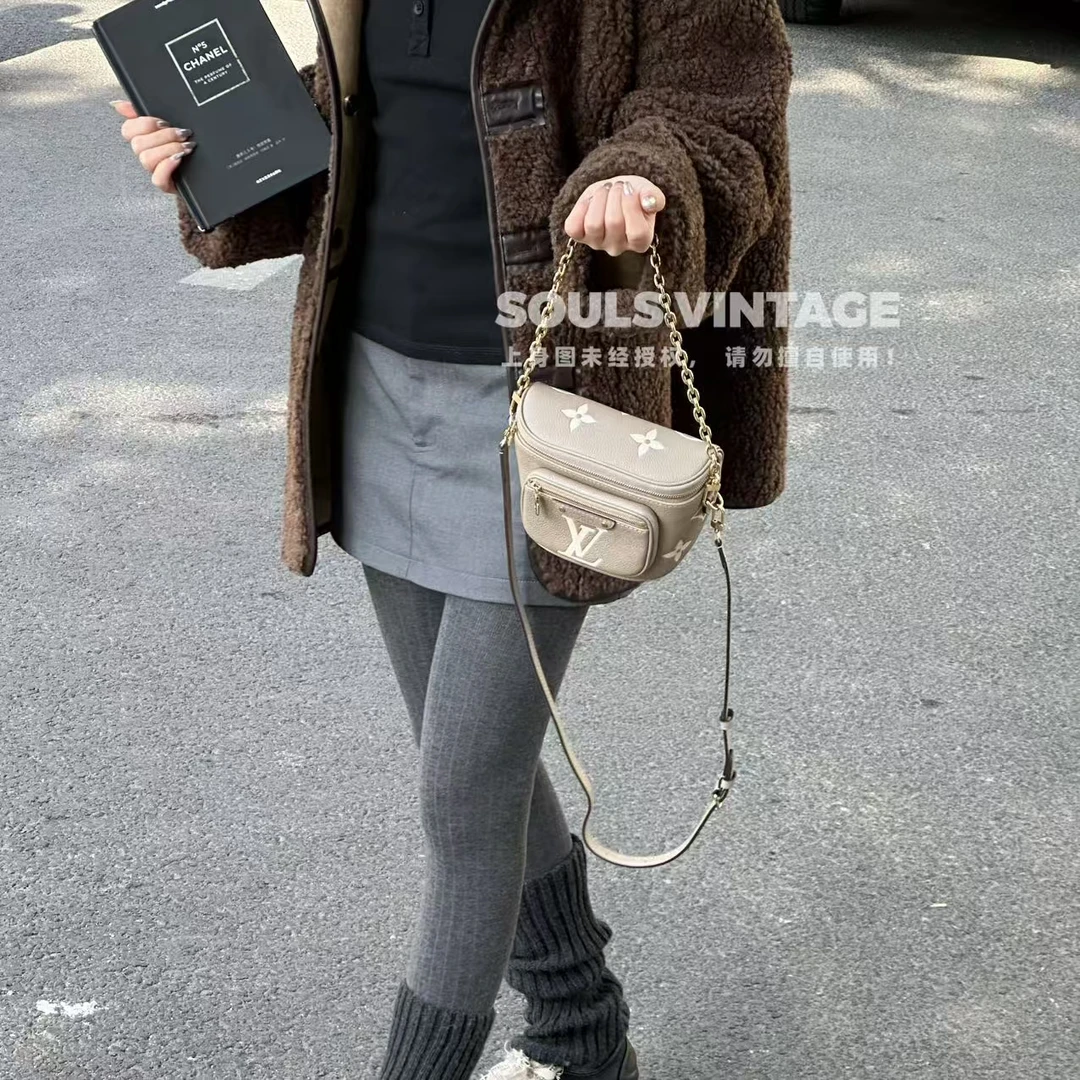 95新 LouisVuitton/路易威登 大象灰 全皮 bumbag腰包/600799405