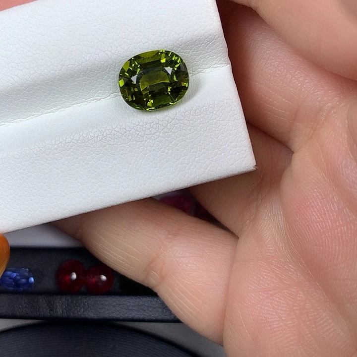 碧玺未镶嵌裸石3.5ct绿碧玺