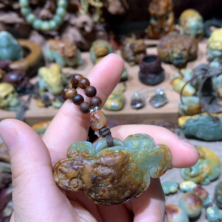 未镶嵌岫岩河磨玉（透闪石质玉）挂件L**y