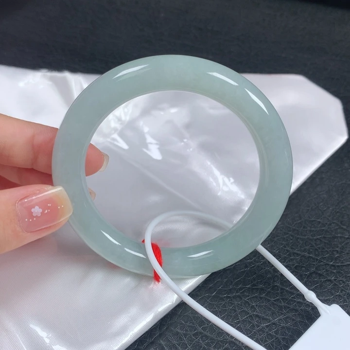 未镶嵌手镯（圆镯）翡翠