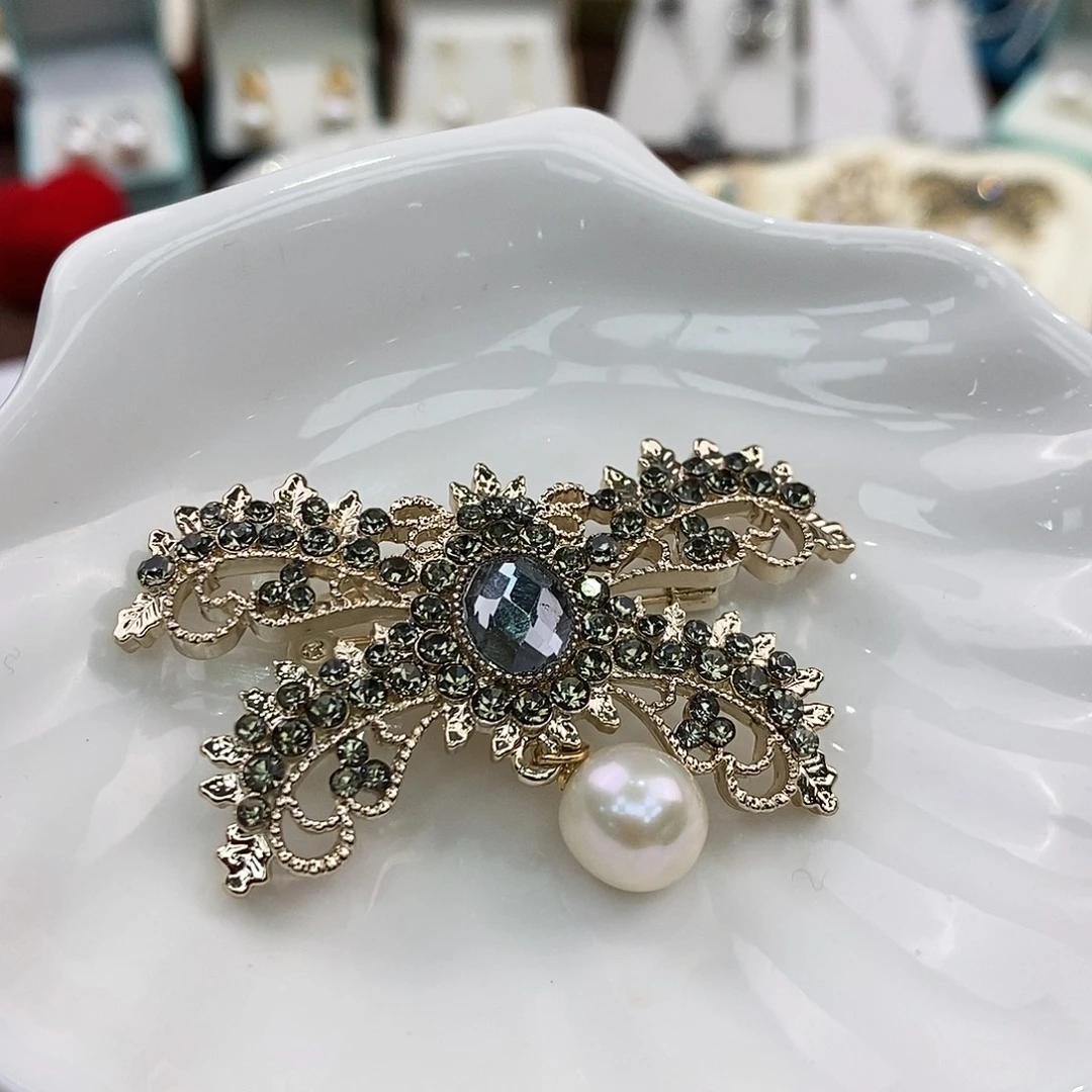 胸饰淡水珍珠合金