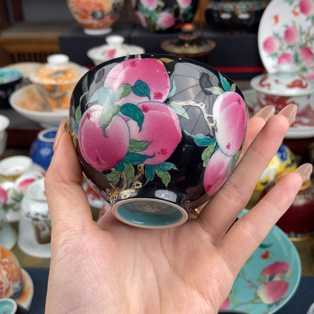 陶瓷艺术家的作品是一