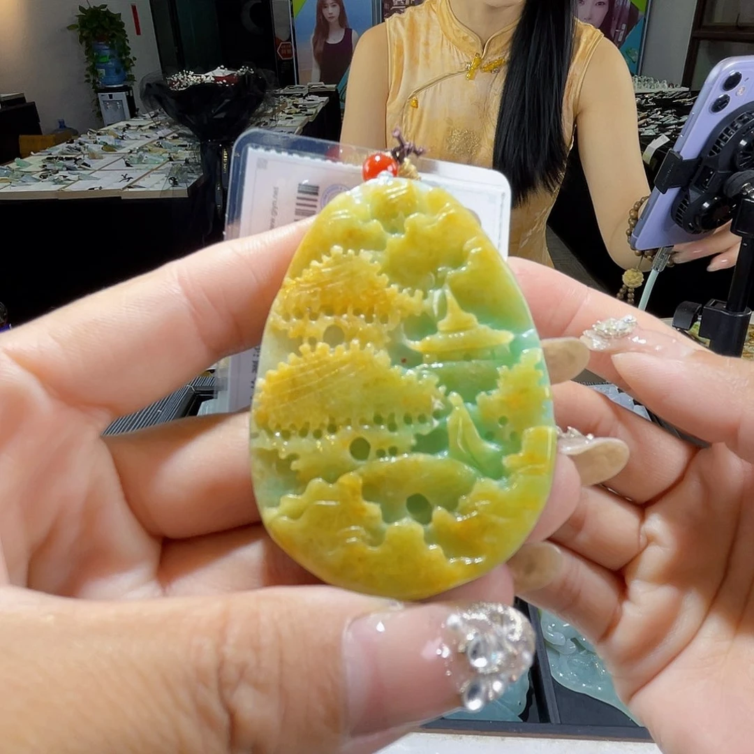 颈饰未镶嵌翡翠一