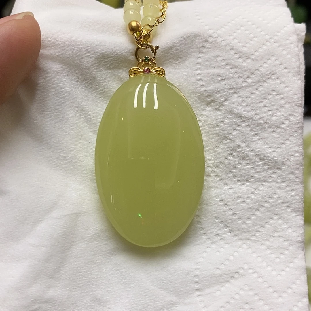 和田玉18K金镶嵌颈饰