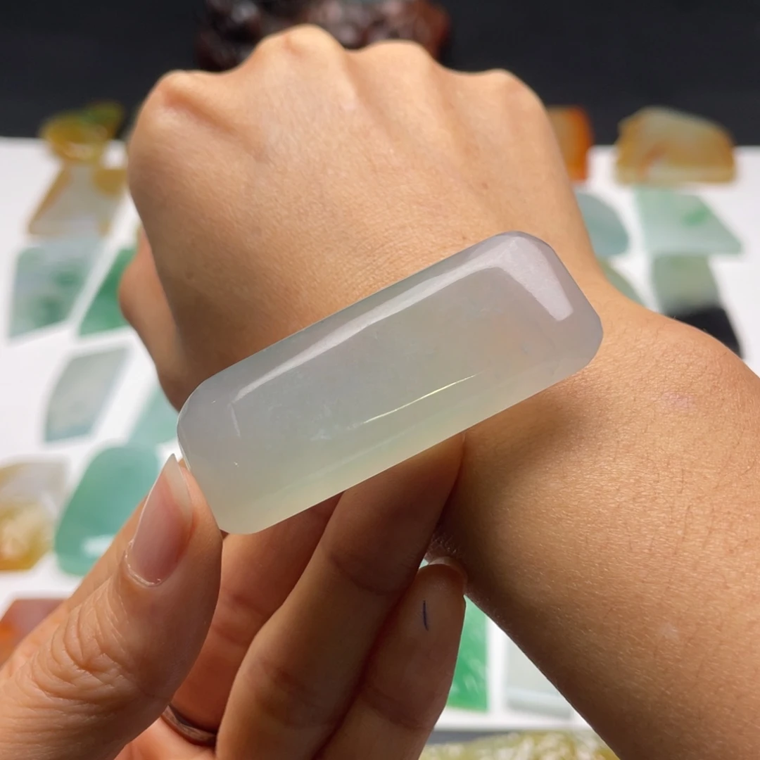 定制翡翠未镶嵌包工