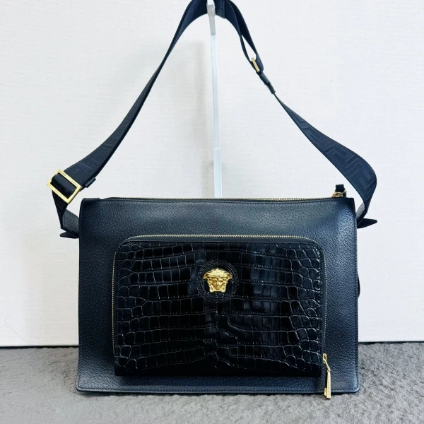 范思哲/包包/95新/市场价18000/250722CZ0024