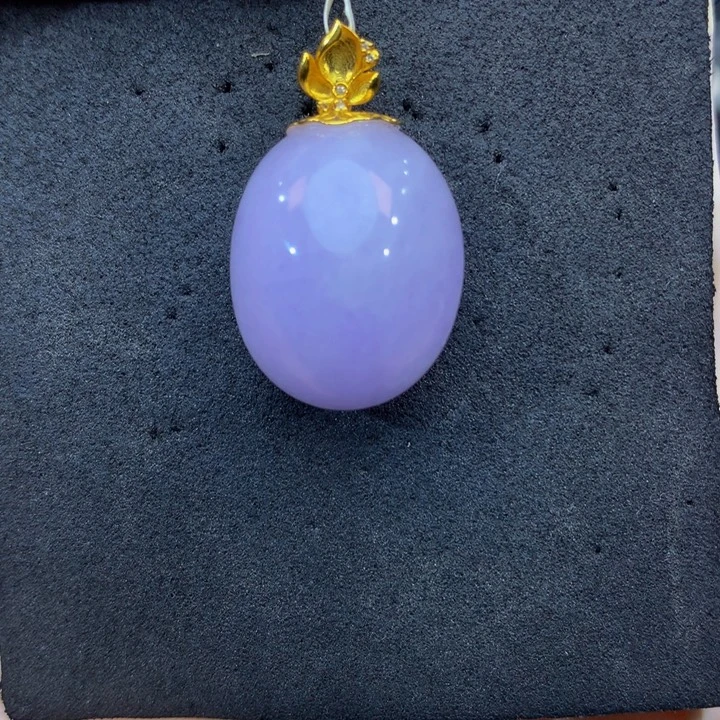 翡翠18K金镶嵌颈饰翡翠