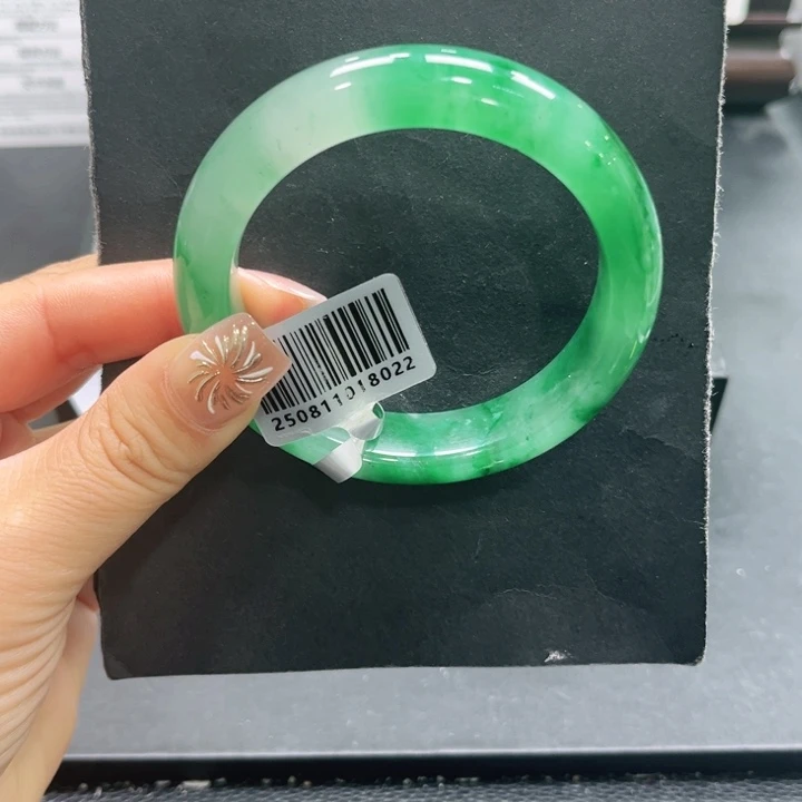 石英质玉（非洲翠）未镶嵌手镯