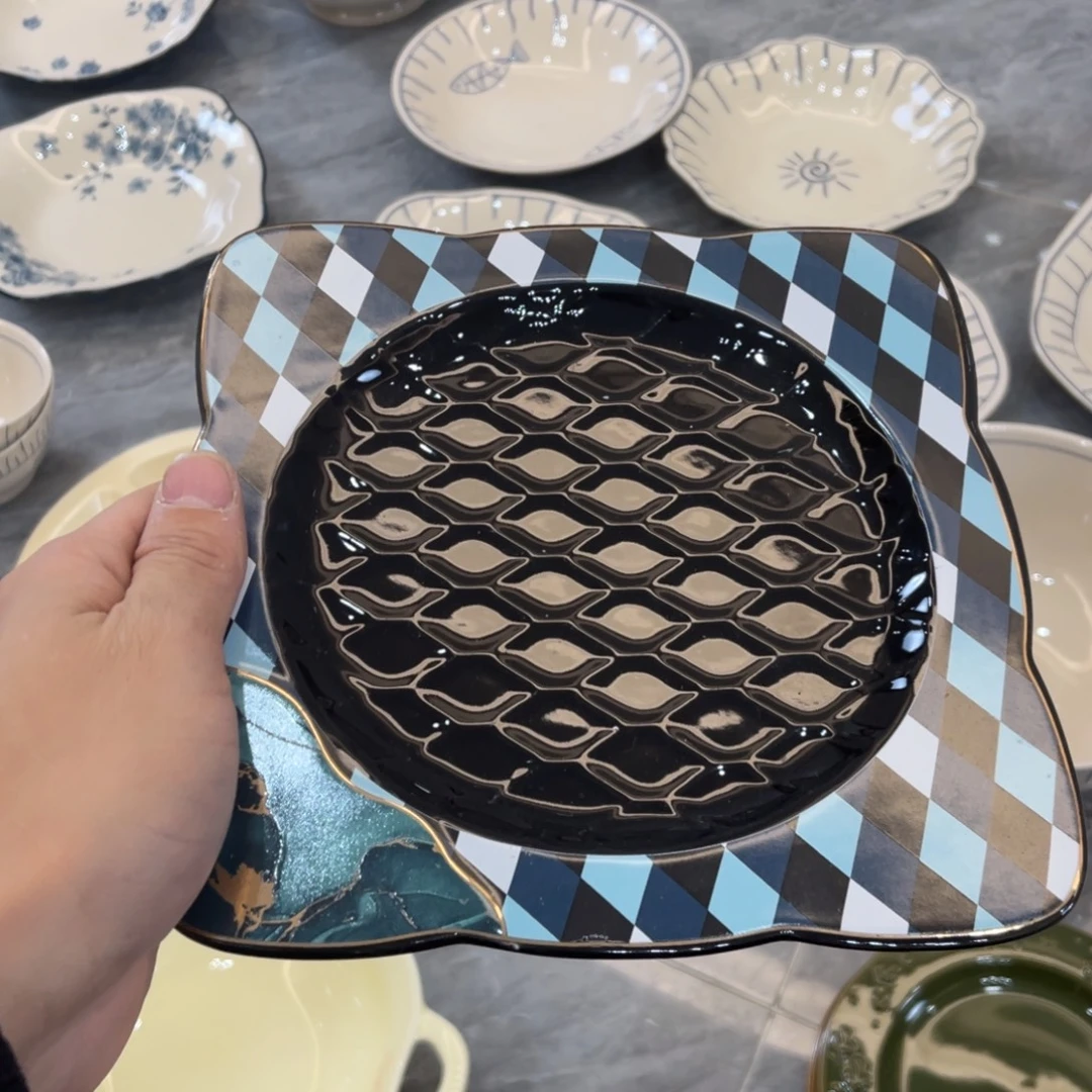 陶瓷微瑕餐具介意勿拍，满18飞！