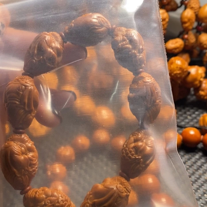 吊坠橄榄核炳*々八宝财神