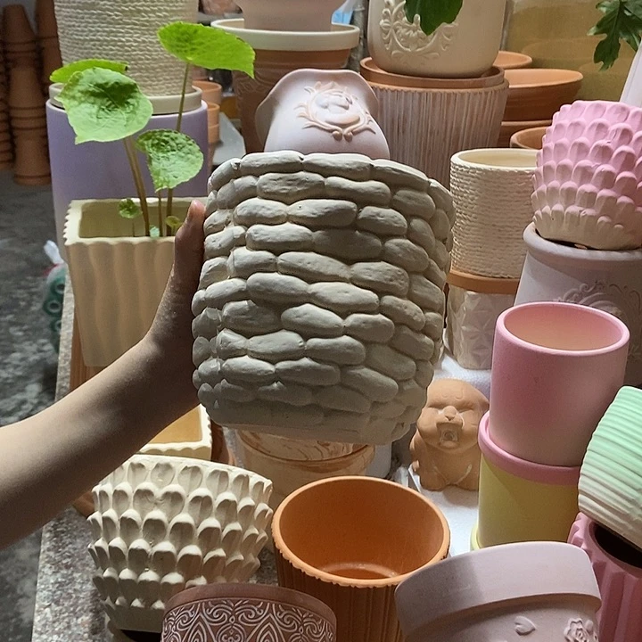 15×15白陶石头盆1个