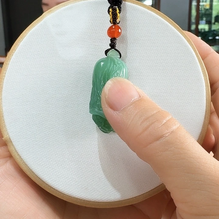 密玉（石英质玉）吊坠未镶嵌花*