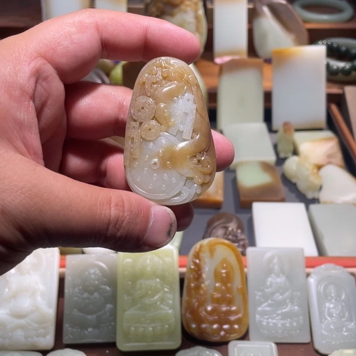 颈饰未镶嵌和田玉