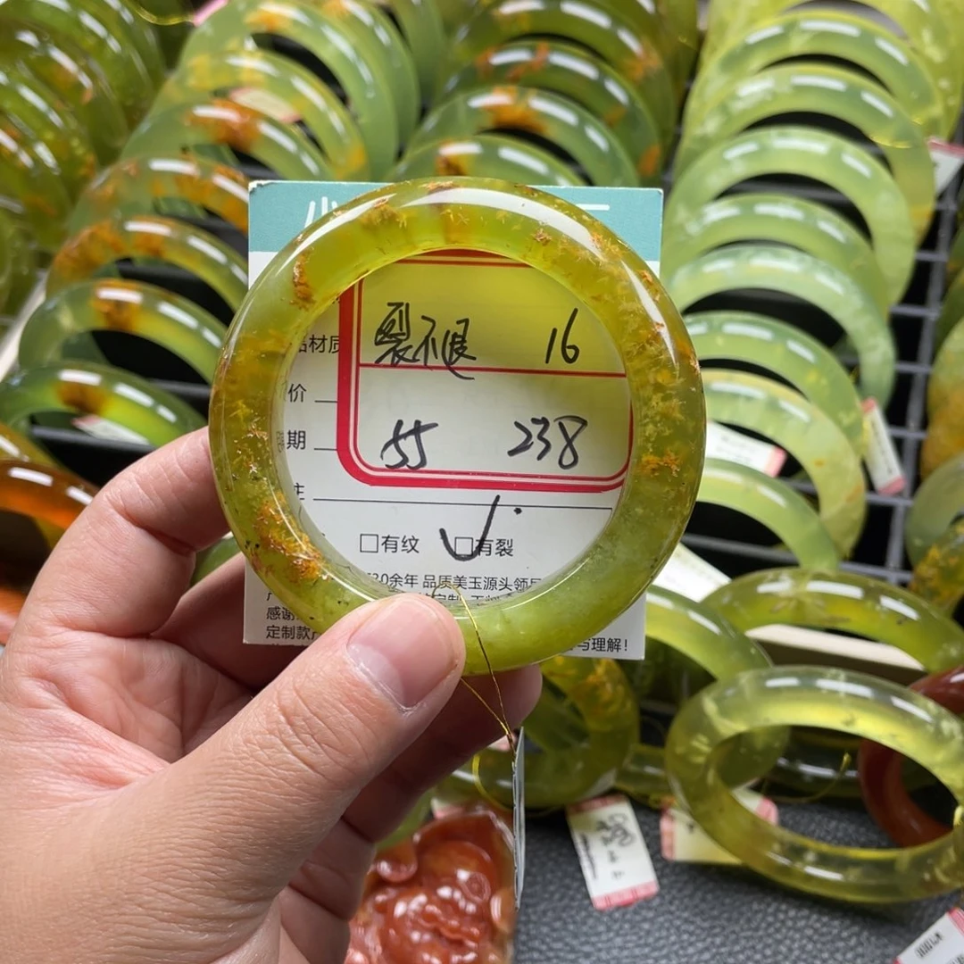 未镶嵌蛇纹石玉手镯有裂手镯特价不退不换