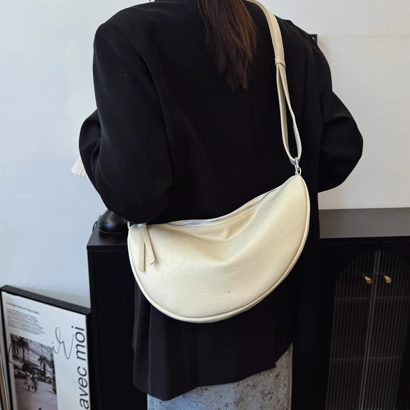 今年流行包包女2025新款轻奢小众洋气饺子包高级感百搭单肩斜挎包