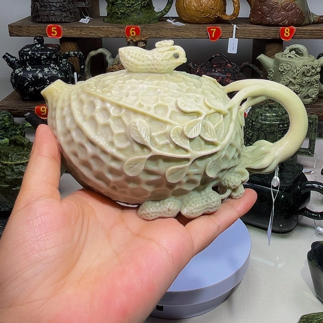 硕***父石材冰碛玉精品花生壶