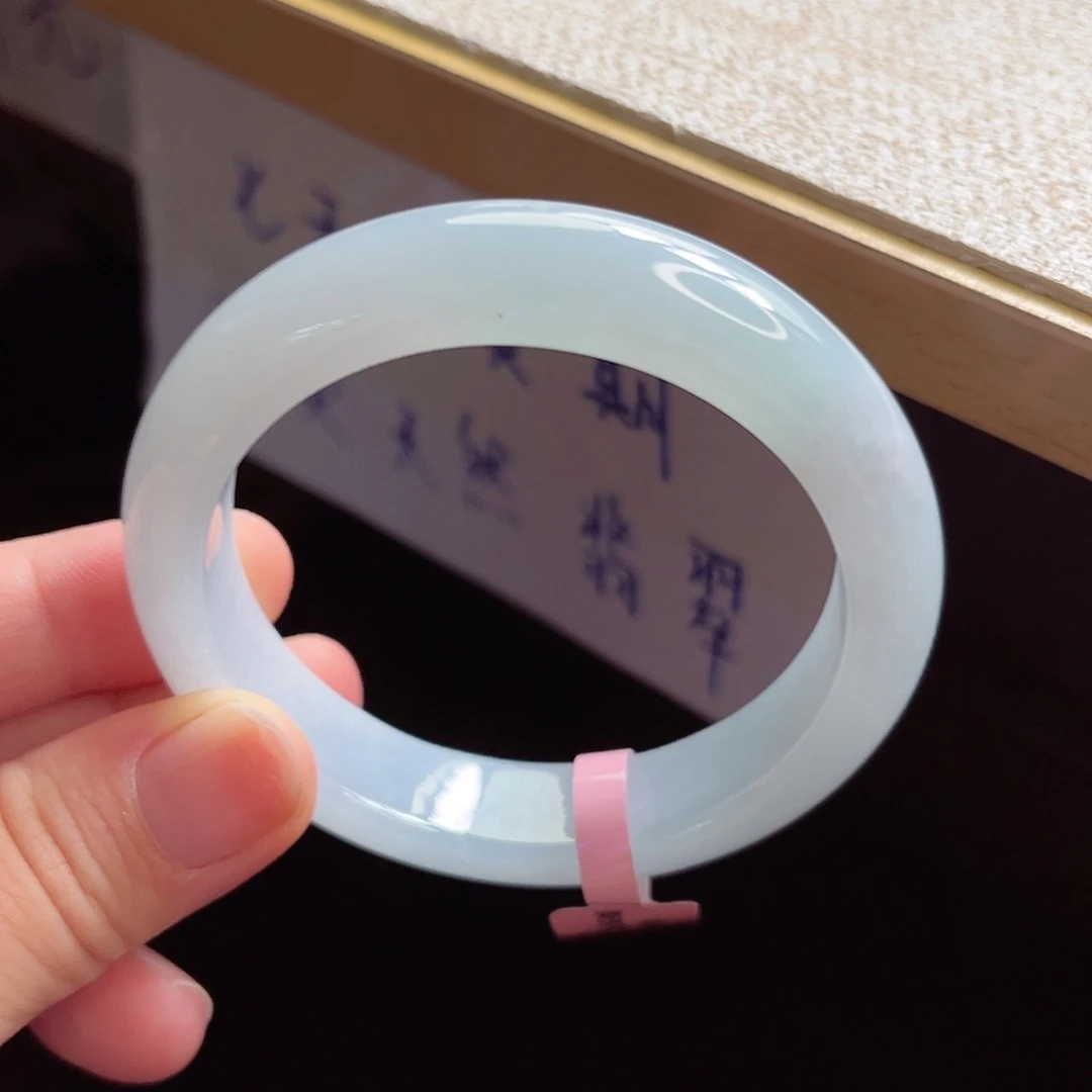 翡翠手镯未镶嵌手镯