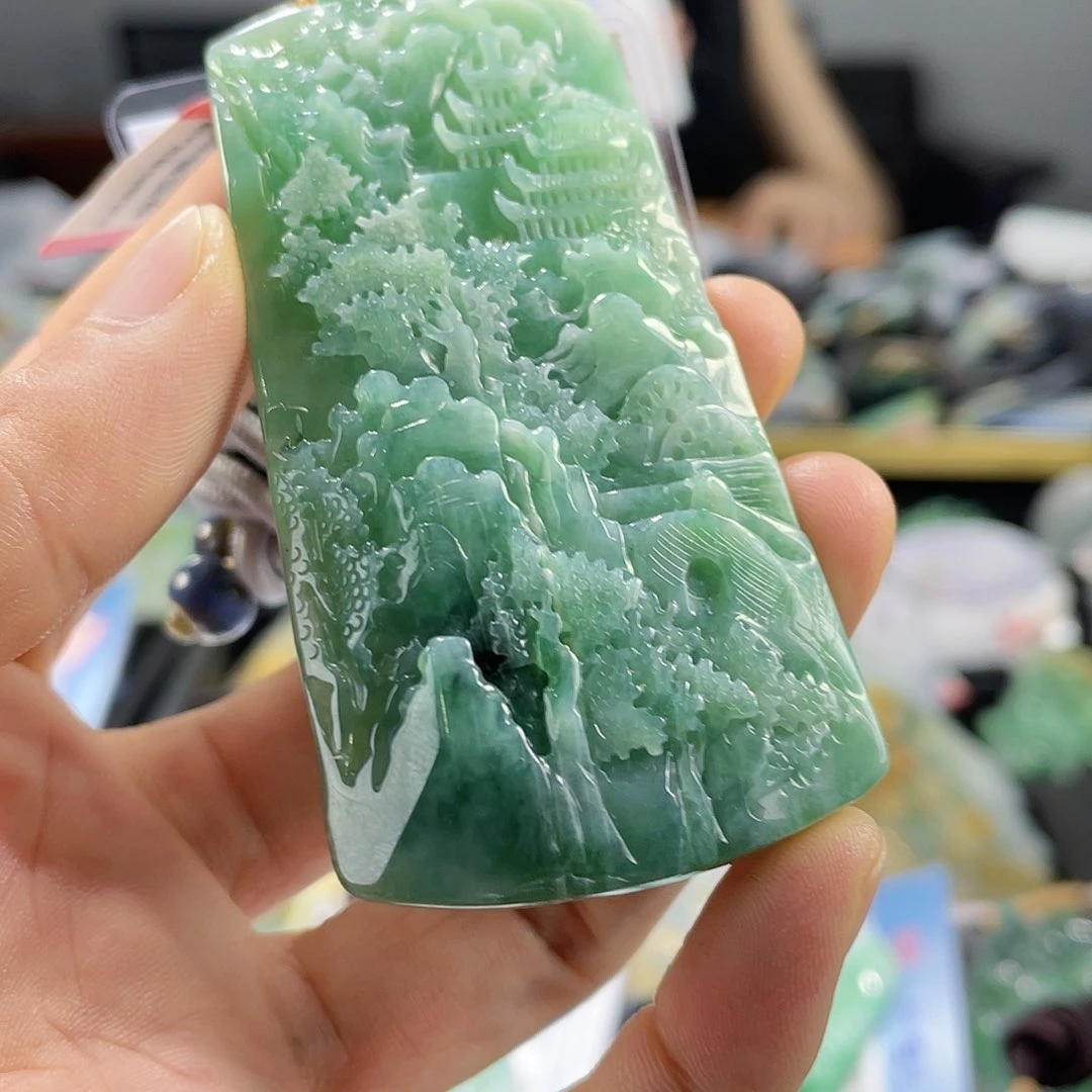 颈饰未镶嵌翡翠一个