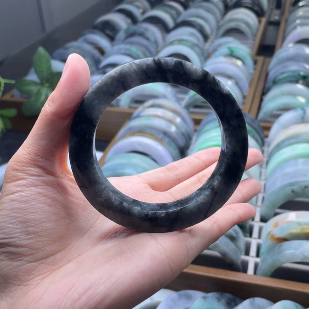 定制翡翠未镶嵌翡翠手镯